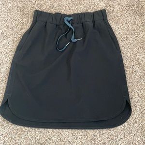Lululemon black skirt